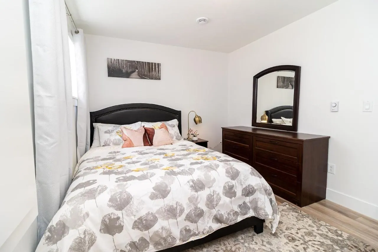 Glamorous New Townhouse - Business And Vacation Travel Χάλιφαξ 0*,  Καναδάς