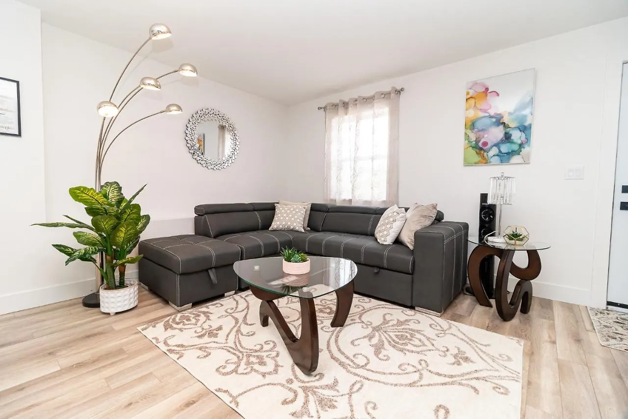 Glamorous New Townhouse - Business And Vacation Travel Χάλιφαξ