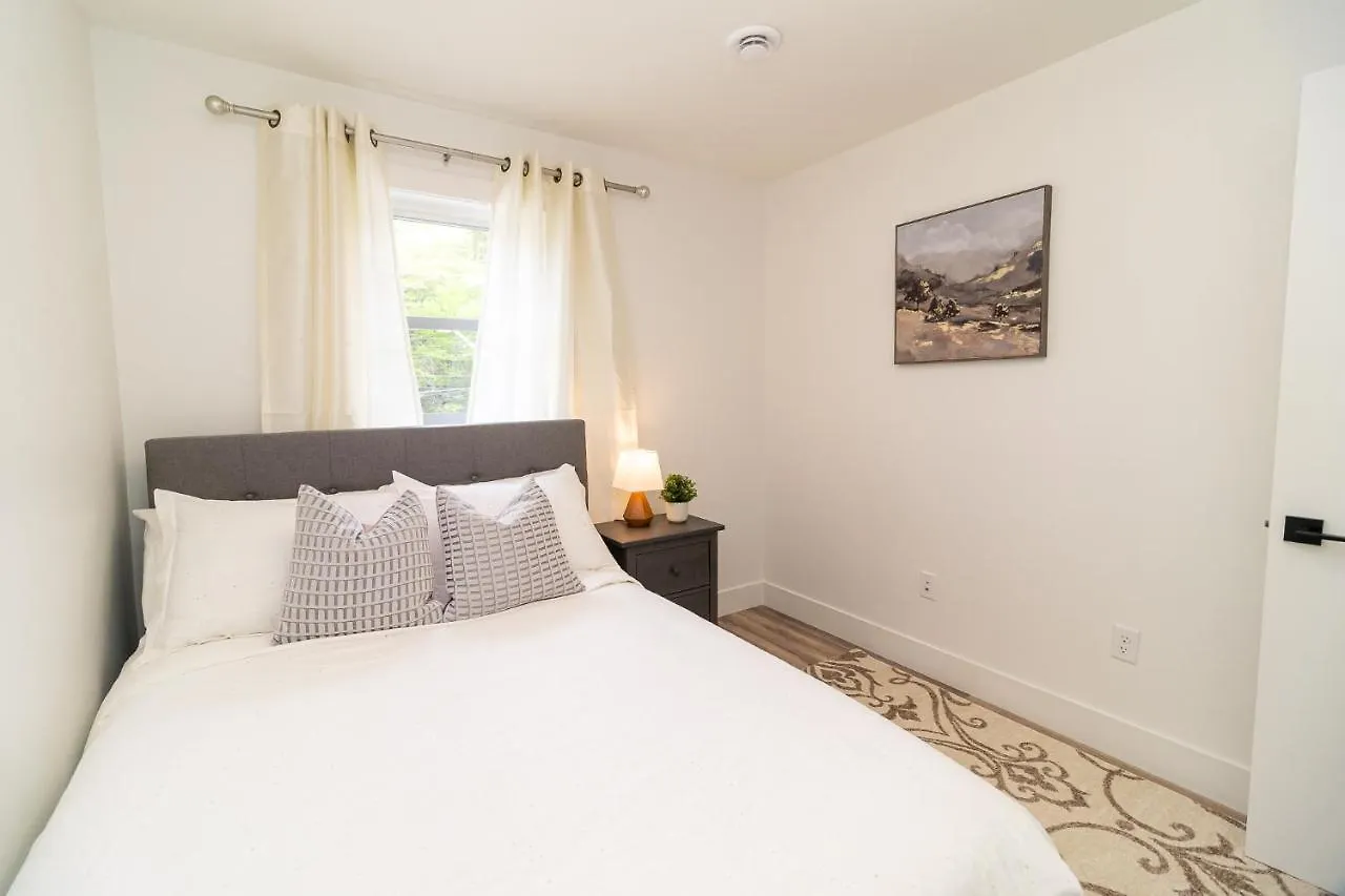 Bed and Breakfast Glamorous New Townhouse - Business And Vacation Travel Χάλιφαξ