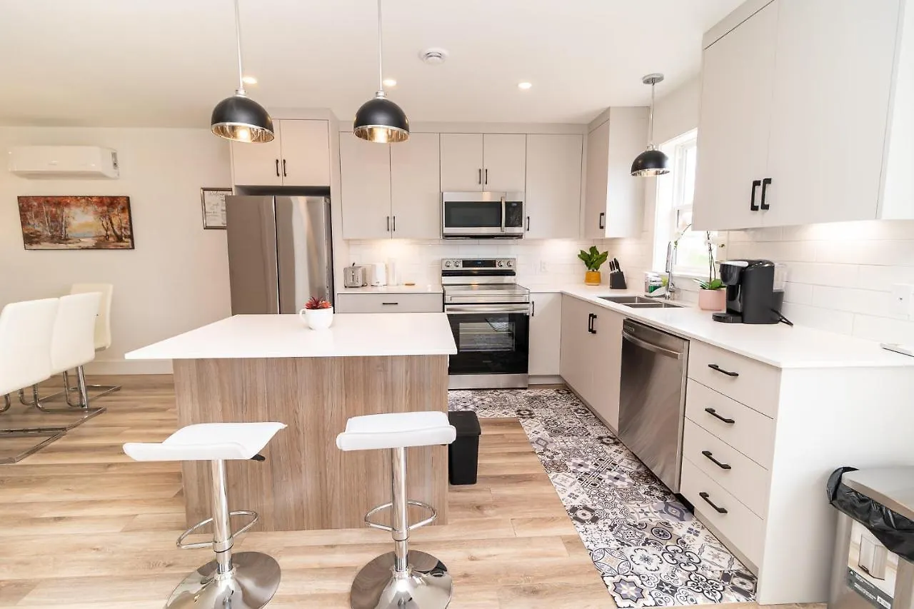 Bed and Breakfast Glamorous New Townhouse - Business And Vacation Travel Χάλιφαξ